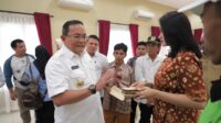 Dodi Reza Minta Daging Kurban Dibungkus Pelepah Pinang Juga Daun Pisang