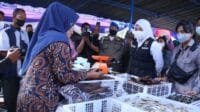 Halaman Kantor Camat Disulap Jadi Bazar