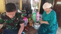 Secangkir Kopi Manis dari Warga untuk Satgas TMMD Purwakarta