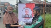 Srikandi Ganjar Sumsel Bagikan Sembako ke UMKM di Palembang