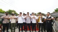 Enos Resmikan Jembatan Baylei