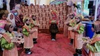 Kembangkan Bakat, Siswa TK ABA Rantau Unjuk Tarian Ranup Lampuan di Acara Resepsi