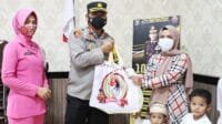 Sambut HUT Bhayangkara ke-76, Polres Padangsidimpuan Bagikan 300 Paket Sembako ke Masyarakat
