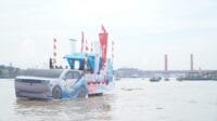 Perahu yang Dikemas dengan Konsep Electrifying Lifestyle & PLN Mobile Berhasil Menjuarai Parade Perahu Hias di Sungai Musi