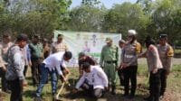 Sasar Desa Penghijauan dan Polsek Jajaran, Polres Prabumulih Kembali Tanam Pohon