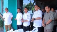 Pj Wali Kota Palembang Serahkan Langsung Ribuan Bingkisan Sembako dan THR untuk Tenaga PHL