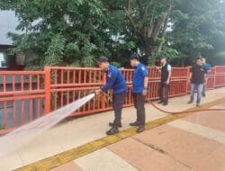 Ratu Dewa Pastikan Area Bundaran Air Mancur Hingga Trotoar Ampera Bersih untuk Sholat Idul Fitri Besok