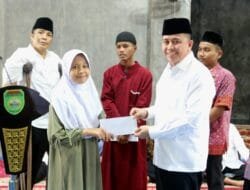 Berbagi Kebahagian Jelang Lebaran, Pj Gubernur Agus Fatoni Santuni Ribuan Anak Yatim