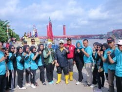 Ajak Masyarakat Peduli Lingkungan, Pj Wali Kota Tinjau Pembersihan Aliran Anak Sungai Musi