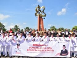 Pemkab OKI Bagikan 1.500 Bendera Merah Putih untuk Meriahkan HUT RI ke-79
