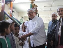 Bagikan Makanan Tambahan dalam Pencegahan Stunting, Pj Wali Kota Palembang Harapkan Palembang Zero Stunting