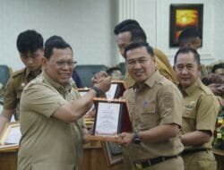 Mantap! Dinas Kominfo Raih 2 Penghargaan Kearsipan dari Pj Wali Kota Palembang