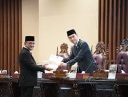 Sekda Sampaikan Jawaban Pj Gubernur atas Pemandangan Umum Fraksi-Fraksi DPRD Terhadap Raperda Tentang APBD Sumsel TA 2025