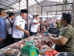 Sambangi Pasar Sekip, Prima Salam: Harga Sembako Relatif Stabil, Aman