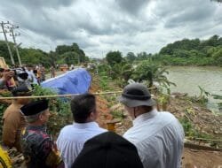 Gubernur Sumsel Herman Deru Gercep Tinjau Jalan Longsor Penghubung Musi Rawas-Muba