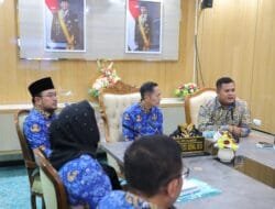 Ratu Dewa dan Prima Salam Support Ramanisa White Manfaatkan Tiang LRT untuk Media Promosi