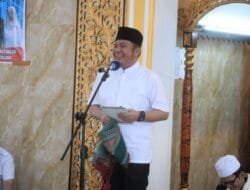 Gubernur Herman Deru Tandatangani Prasasti Peresmian Masjid As-Salman Kelurahan Sukarami Palembang