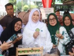 Ketua TP PKK Hj Febrita Sumsel Tinjau Pasar Murah Semarakan HUT Ke-79 Provinsi Sumsel