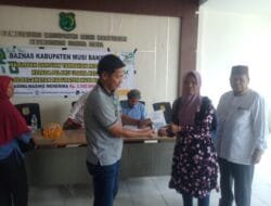 BAZNAS Muba Salurkan Bantuan Modal Usaha Bagi Para Pedagang Kecil