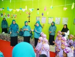 Kunker di Sungai Keruh, Rosada Rohman melakukan Pembinaan 10 Program Pokok PKK