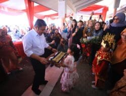 Gubernur Herman Deru Rayakan HAN 2025 dengan Bernyanyi dan Bermain Bersama Anak-Anak