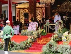 Wagub Cik Ujang Pimpin Upacara Penurunan Bendera HUT ke-80 RI di Palembang, Tekankan Pentingnya Persatuan dan Gotong Royong