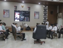 BERITA TERKINI HEADLINE PEMKOT PALEMBANG Warga Sampaikan Keluhan Lewat Live TikTok, Lampu Jalan Jadi Sorotan Utama