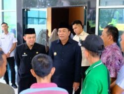 Bupati Muba Serahkan Bantuan Alat Pasca Panen untuk Petani Karet