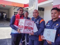 Pertamina Patra Niaga Apresiasi Dedikasi Awak Mobil Tangki Fuel Terminal Malang di Momen Natal dan Tahun Baru