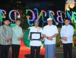 Wali Kota Palembang Beri Penghargaan Kepada Seniman Fir Azwar