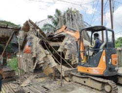Empat Pondok Liar di DAS Udang Jakabaring Dibongkar Lagi, Satpol PP: “Jangan Bangun di Sempadan Sungai”