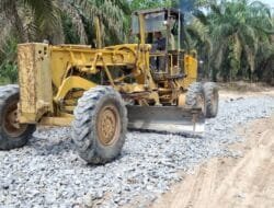 Bergerak Cepat, Jalan Rusak Menuju Muara Bahar Diperbaiki Lewat Kolaborasi