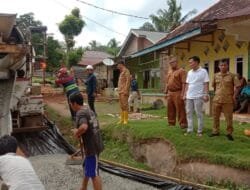 Instruksi Bupati HM Toha Tohet, Jalan Antar Dusun di Supat Timur Dicor Gotong Royong