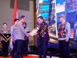 Bupati H. M. Toha Tohet, S.H. Terima Penghargaan dari Kapolda Sumsel Atas Komitmen Dukungan Penguatan Kapasitas SDM Kepolisian dan Kondusivitas Daerah.