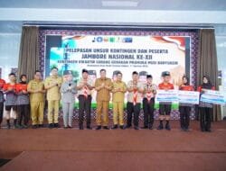 Lepas 74 Pramuka Muba ke Jamnas XII, Bupati Toha: Jaga Nama Baik Daerah