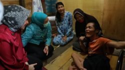 Palembang Peduli Salurkan Kursi Roda dan Sembako, Dewi Sastrani: Kami Ingin Hadir untuk Warga yang Membutuhkan